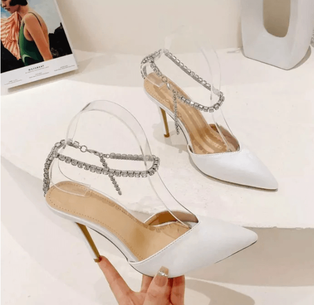 Scarpin Capixo Salto Alto Bico Fino Strass - ROMANA SHOPPING