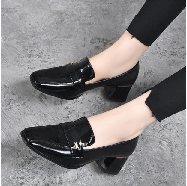 Sapato em Couro Legítimo